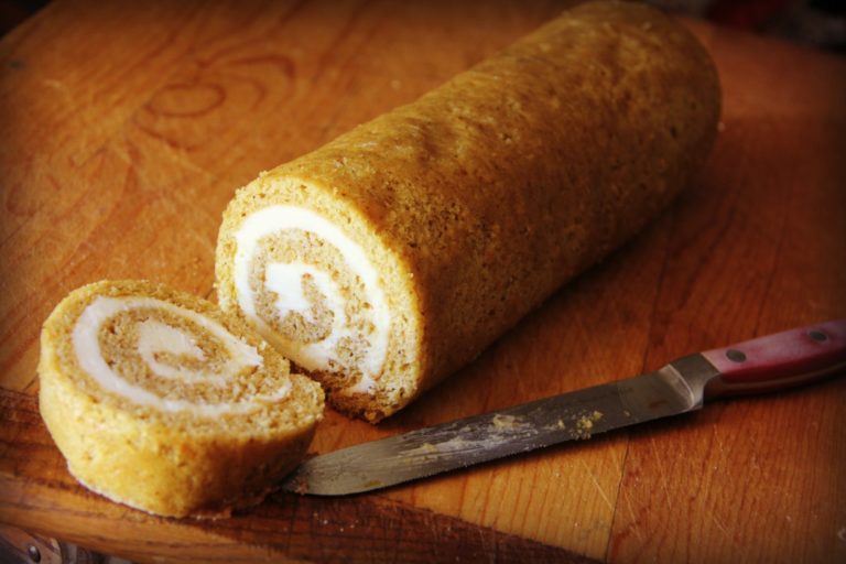 Pumpkin Rolls with Cream Cheese Filling